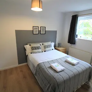 Hamilton House -3 Bed Close To Town, Drive Parking, 2 Toilets Newcastle upon Tyne