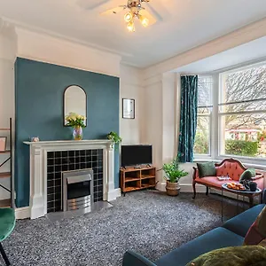 The House - 4 Bed Townhouse Harrogate